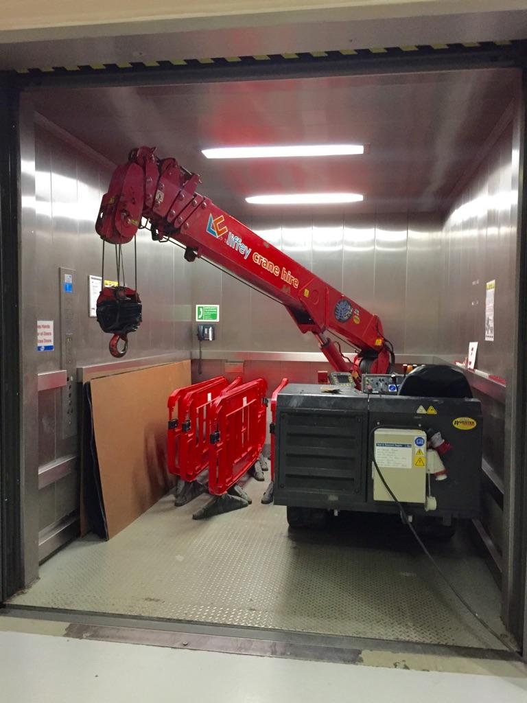 UNIC URW-376 Mini Spider Crane UNIC URW-376 Mini Spider Crane