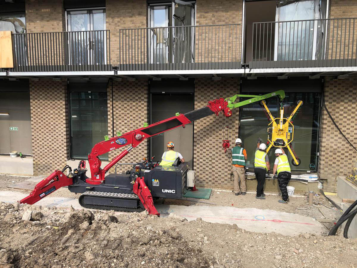 URW-376 Mini Spider Crane and MRTA811 Intelli-Grip Glass Vacuum Lifter URW-376 Mini Spider Crane and MRTA811 Intelli-Grip Glass Vacuum Lifter