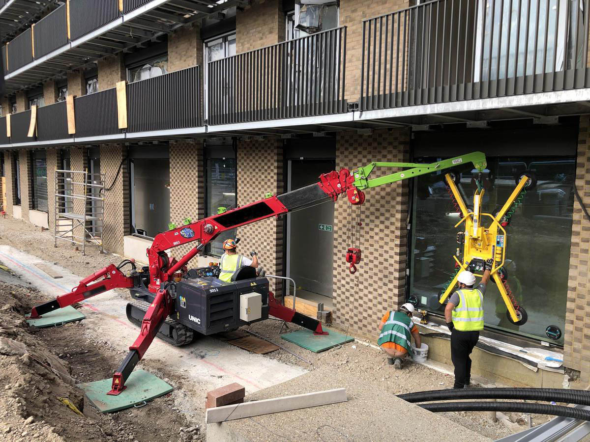 URW-376 Mini Spider Crane and MRTA811 Intelli-Grip Glass Vacuum Lifter URW-376 Mini Spider Crane and MRTA811 Intelli-Grip Glass Vacuum Lifter