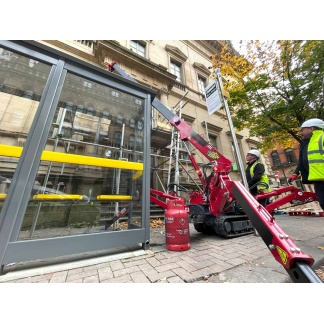 UNIC URW-094 Spider Crane